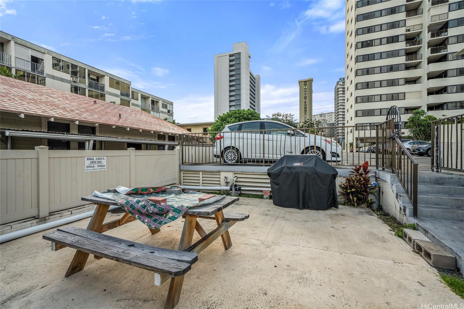 Pakalana condo # 503, Honolulu, Hawaii - photo 21 of 24