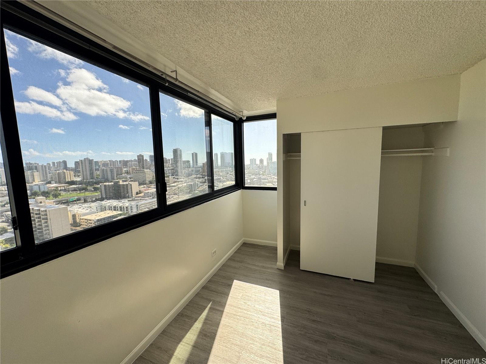 1571 Piikoi St Honolulu - Rental - photo 10 of 14