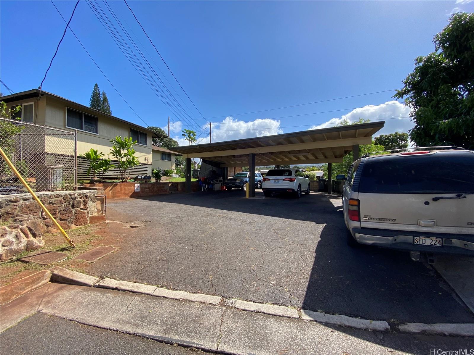 1575 Hoohaku Street Pearl City - Multi-family - photo 7 of 25