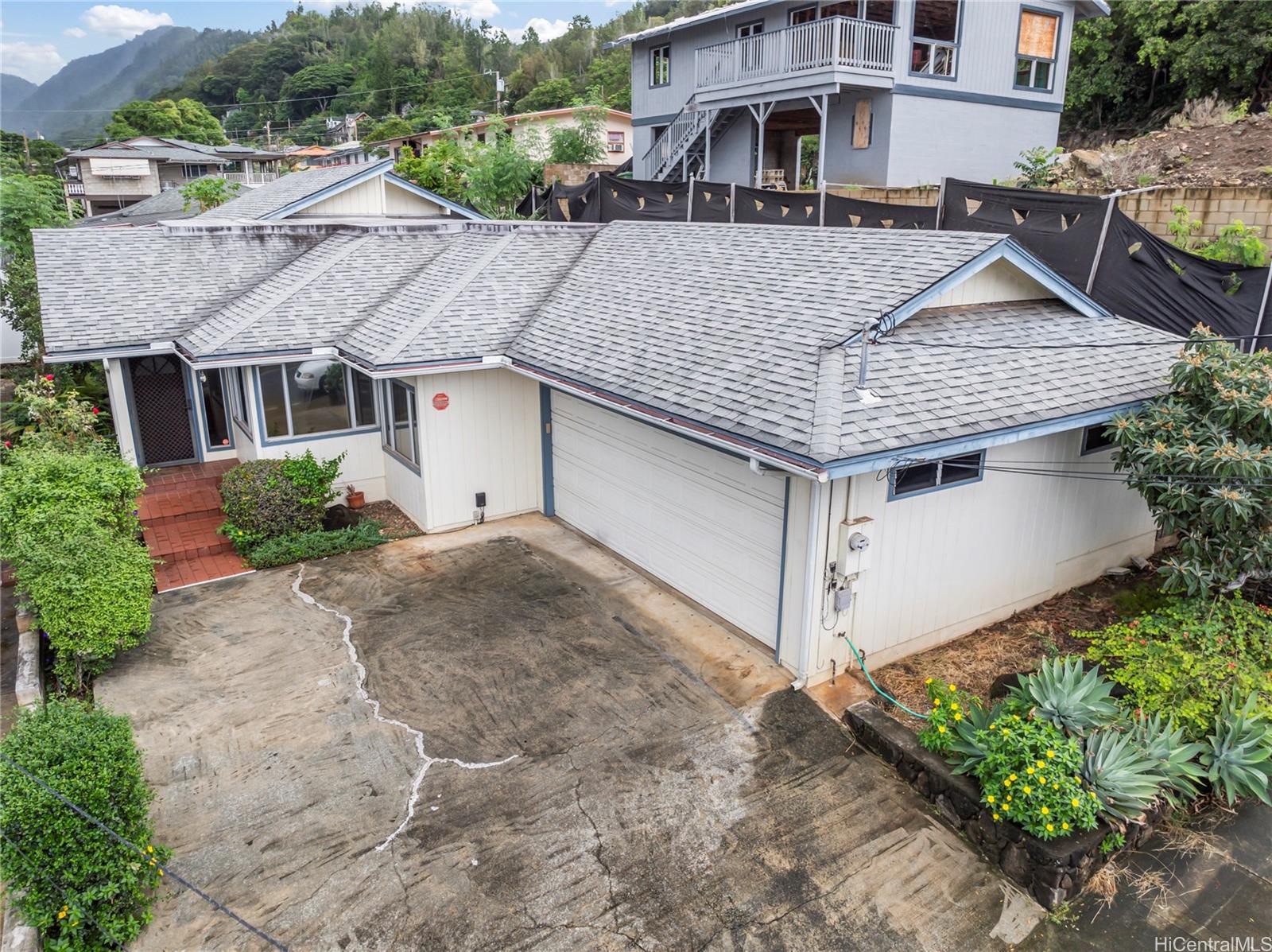 1576  Kamohoalii Street Kalihi-upper, Honolulu home - photo 20 of 24