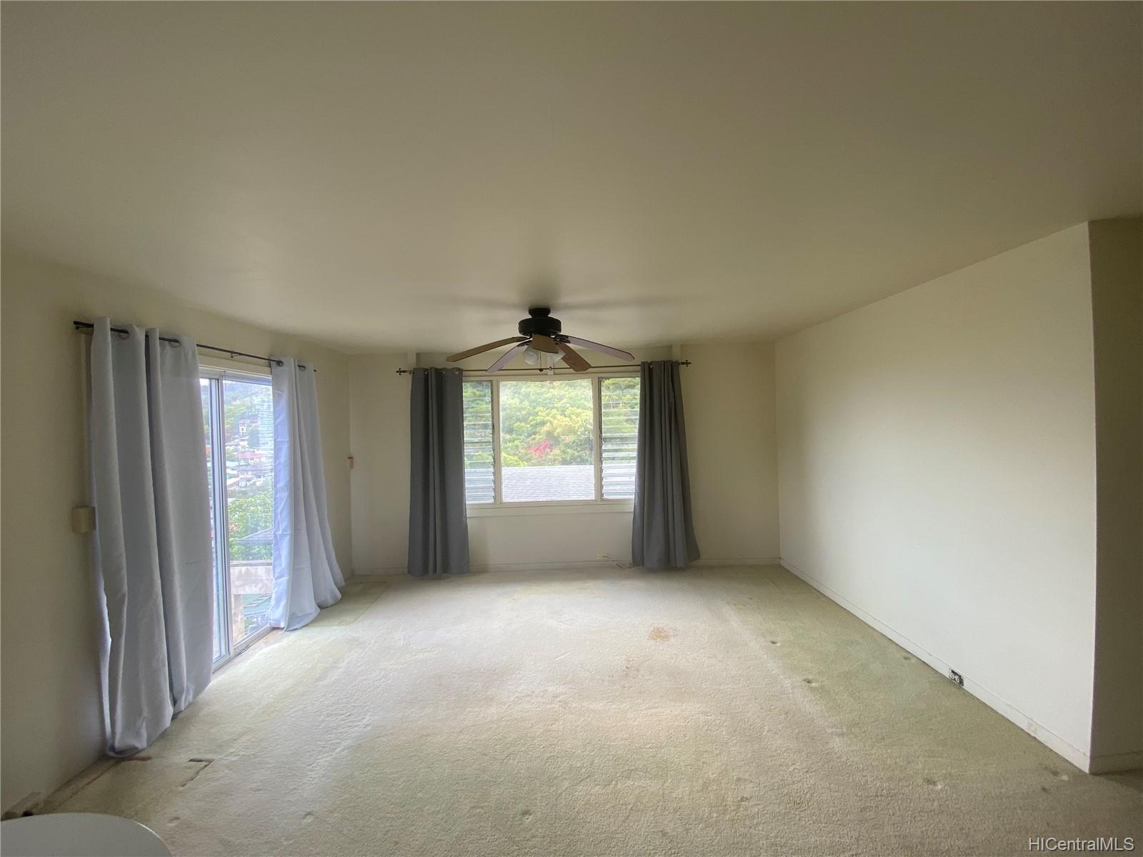 1577  Pahulu Street Kalihi Uka, Honolulu home - photo 5 of 24