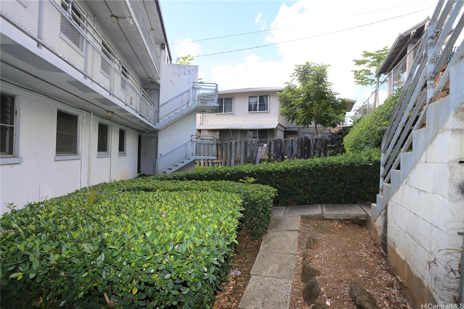 1577 Thurston Ave Honolulu - Rental - photo 13 of 17