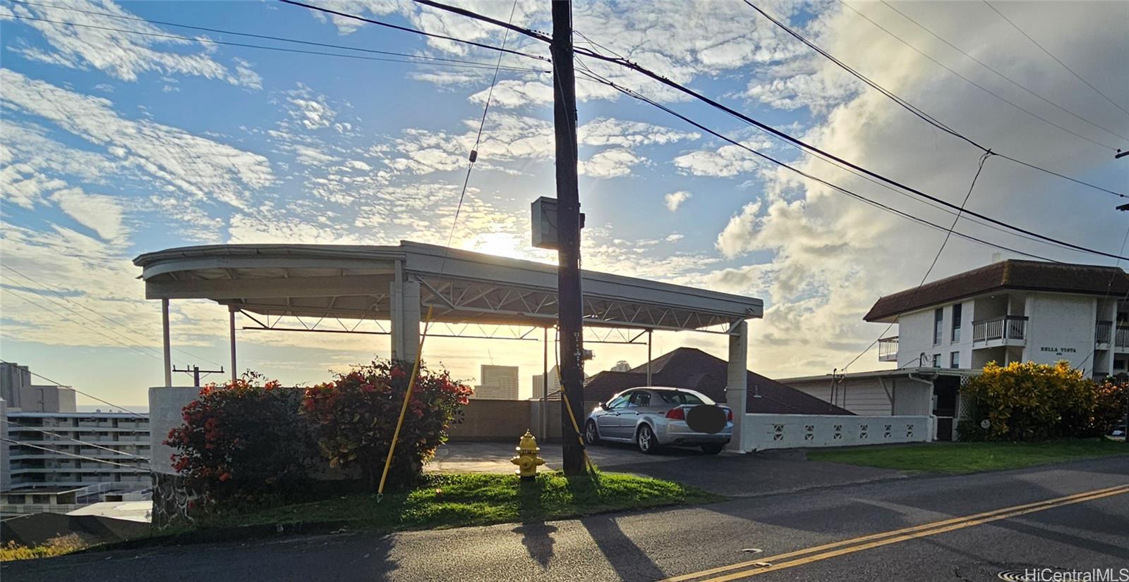 1578 Pele Street Honolulu - Multi-family - photo 2 of 23