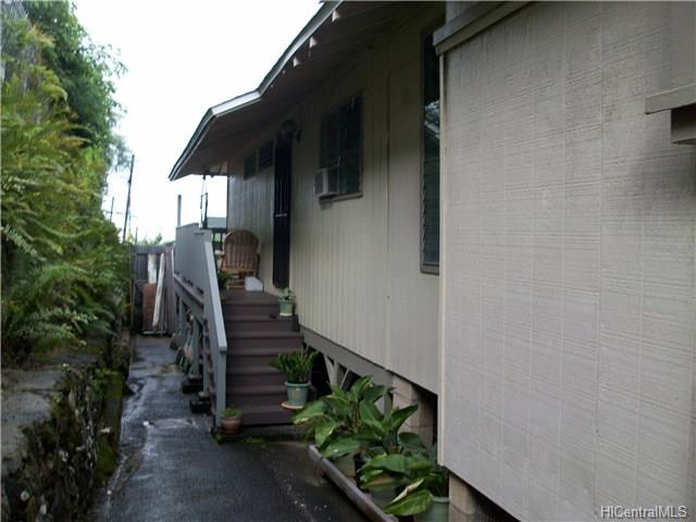 1581  Noe St Kalihi Uka, Honolulu home - photo 9 of 14