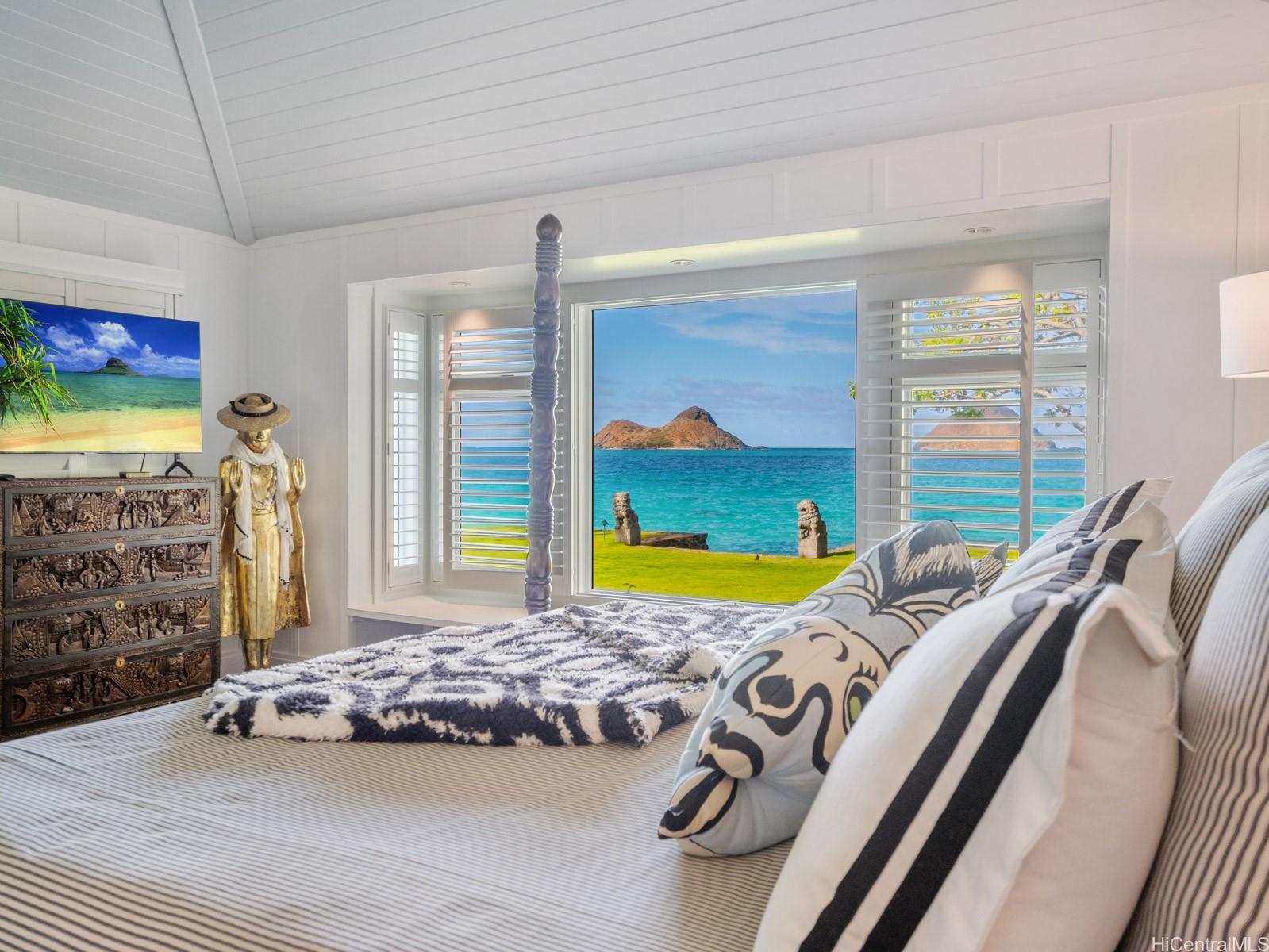 1586  Mokulua Drive Lanikai, Kailua home - photo 11 of 25