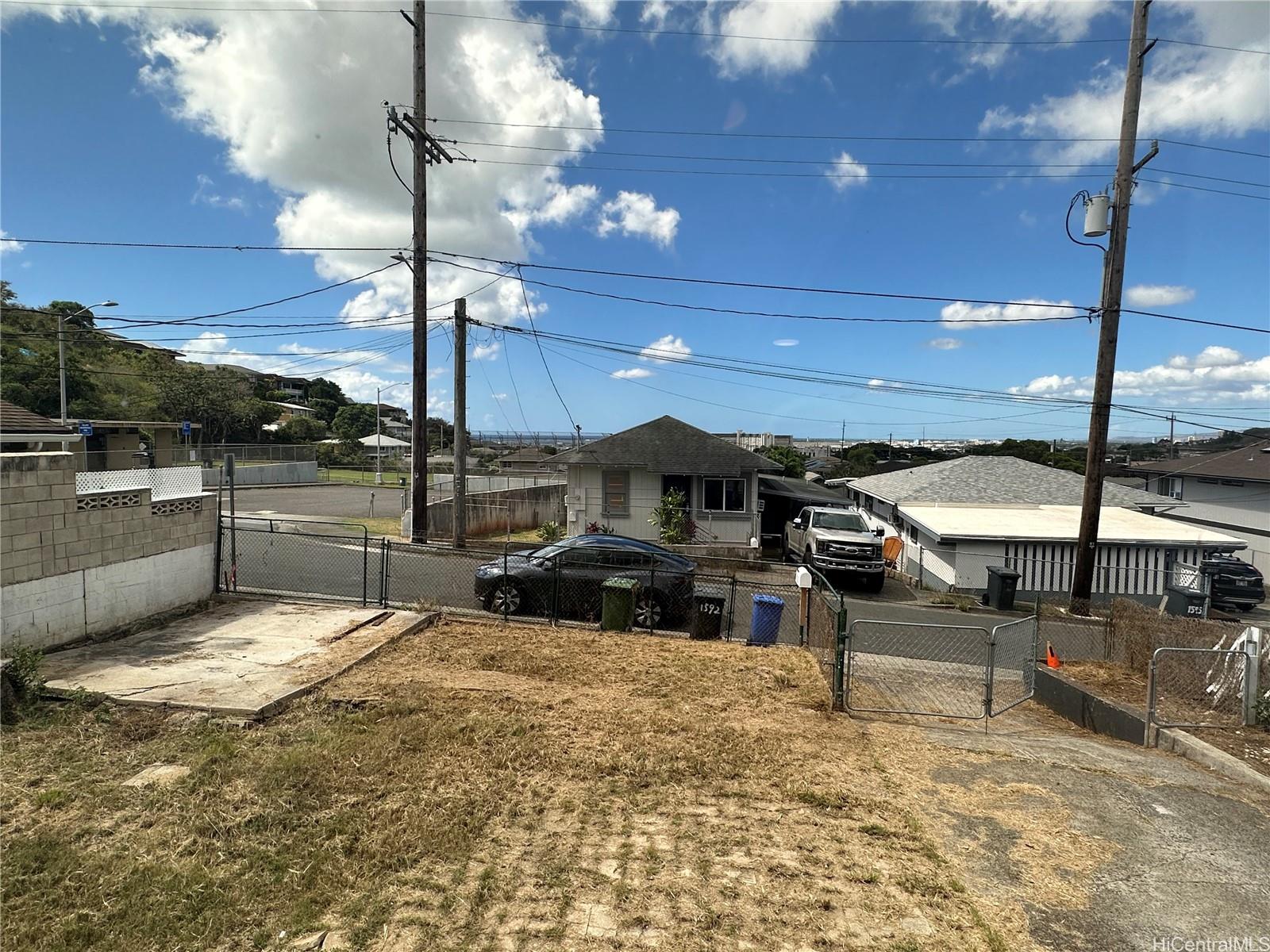1592  Perry Street Kalihi-upper, Honolulu home - photo 10 of 10