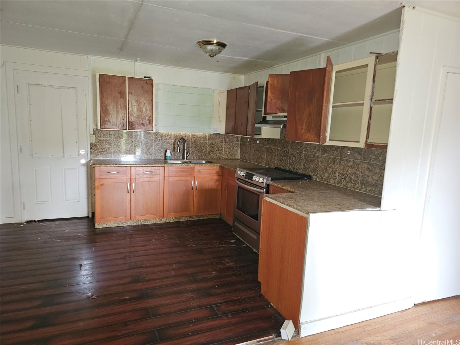 1593  Makamua Street Momilani, PearlCity home - photo 3 of 8