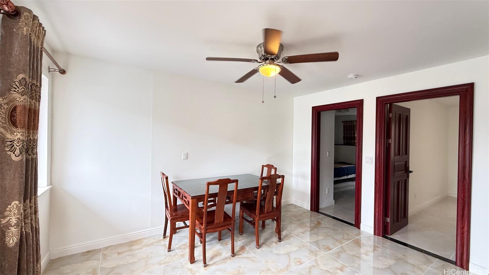 1594 Wailele St Honolulu - Rental - photo 2 of 9