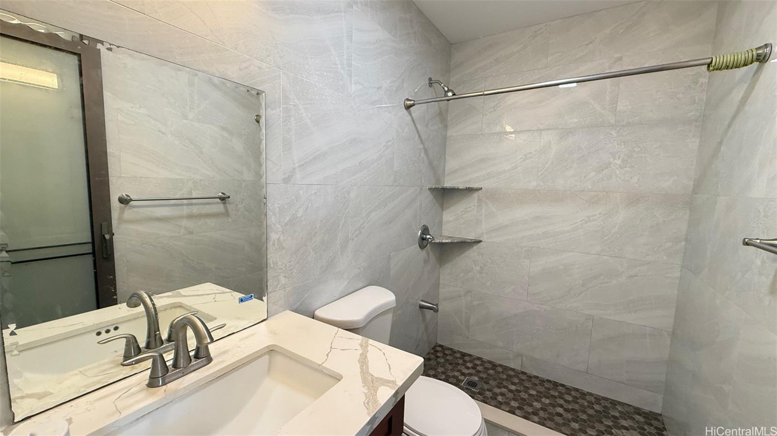 1594 Wailele St Honolulu - Rental - photo 3 of 9