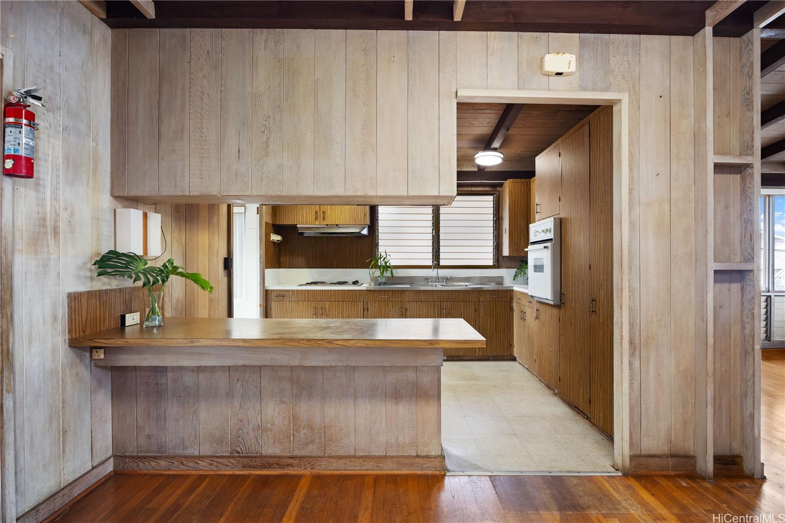 1599  Ala Amoamo Street Moanalua Gardens, Honolulu home - photo 12 of 23