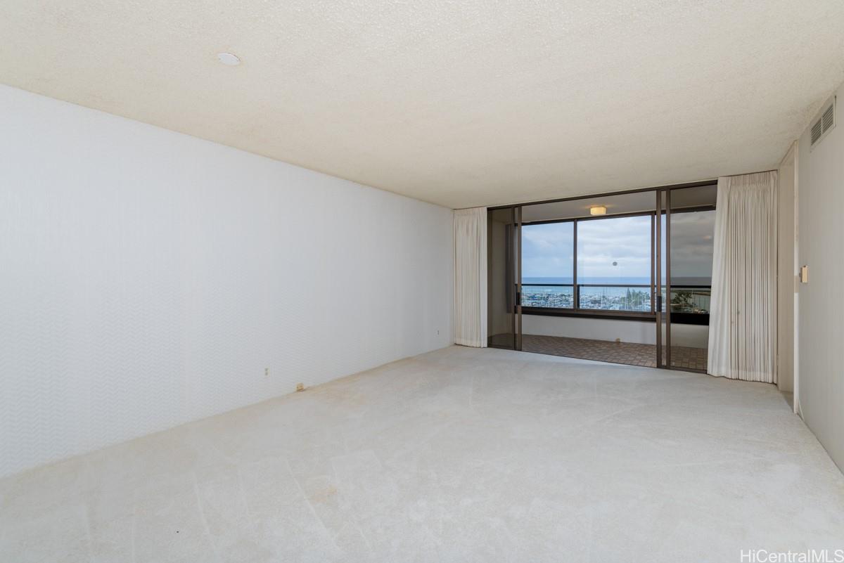 Yacht Harbor Towers condo # 1406, Honolulu, Hawaii - photo 2 of 25