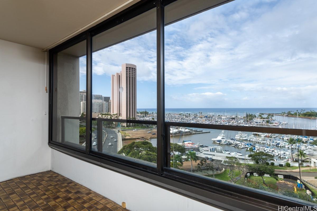 Yacht Harbor Towers condo # 1406, Honolulu, Hawaii - photo 13 of 25