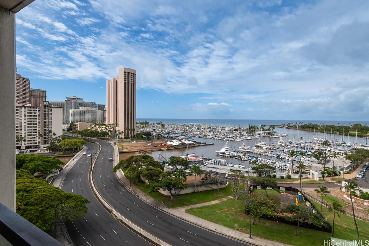 Yacht Harbor Towers condo # 1406, Honolulu, Hawaii - photo 14 of 25