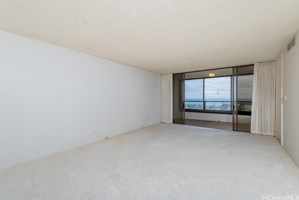 Yacht Harbor Towers condo # 1406, Honolulu, Hawaii - photo 3 of 25
