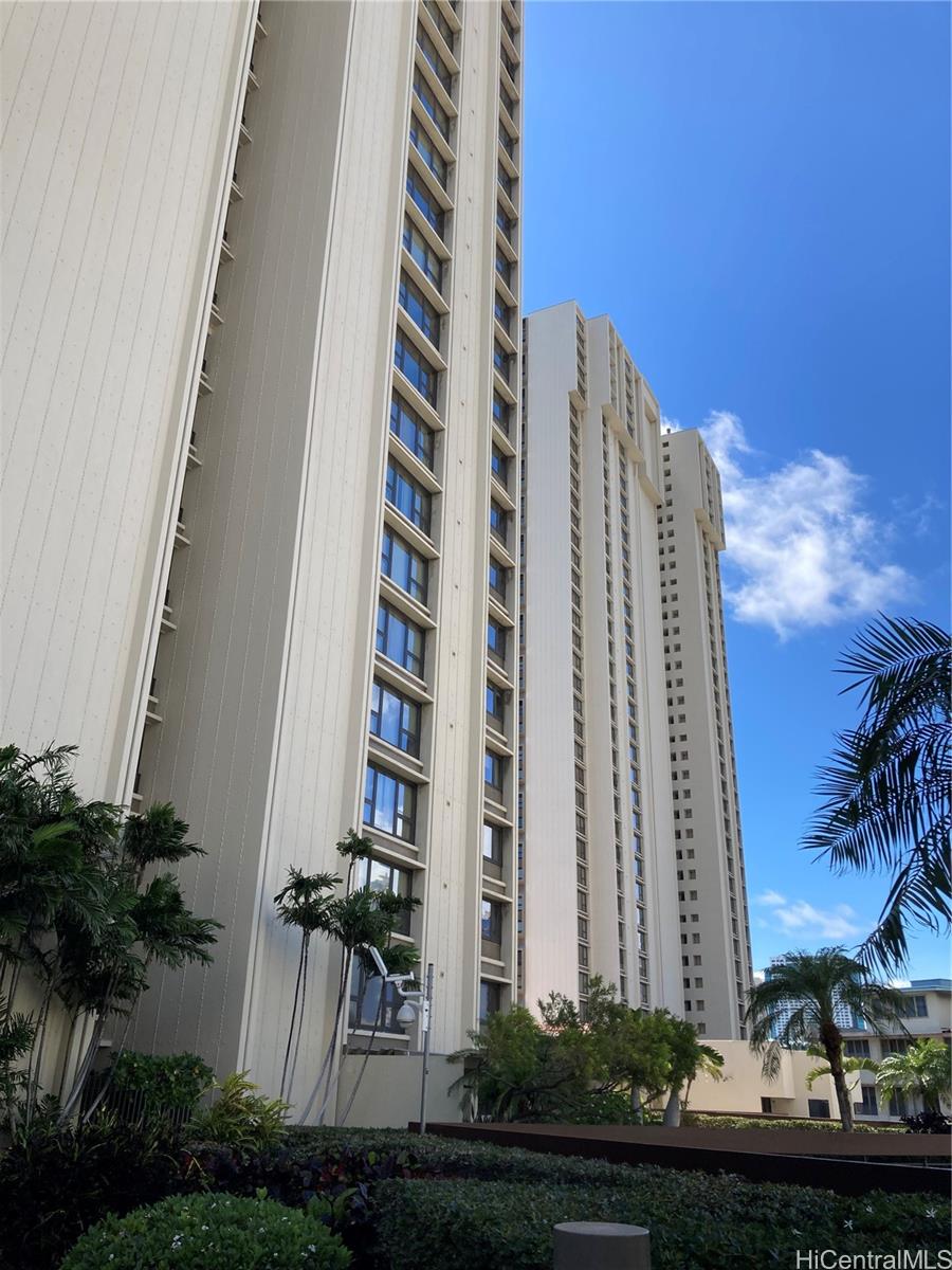 Yacht Harbor Towers condo # 1804, Honolulu, Hawaii - photo 2 of 18