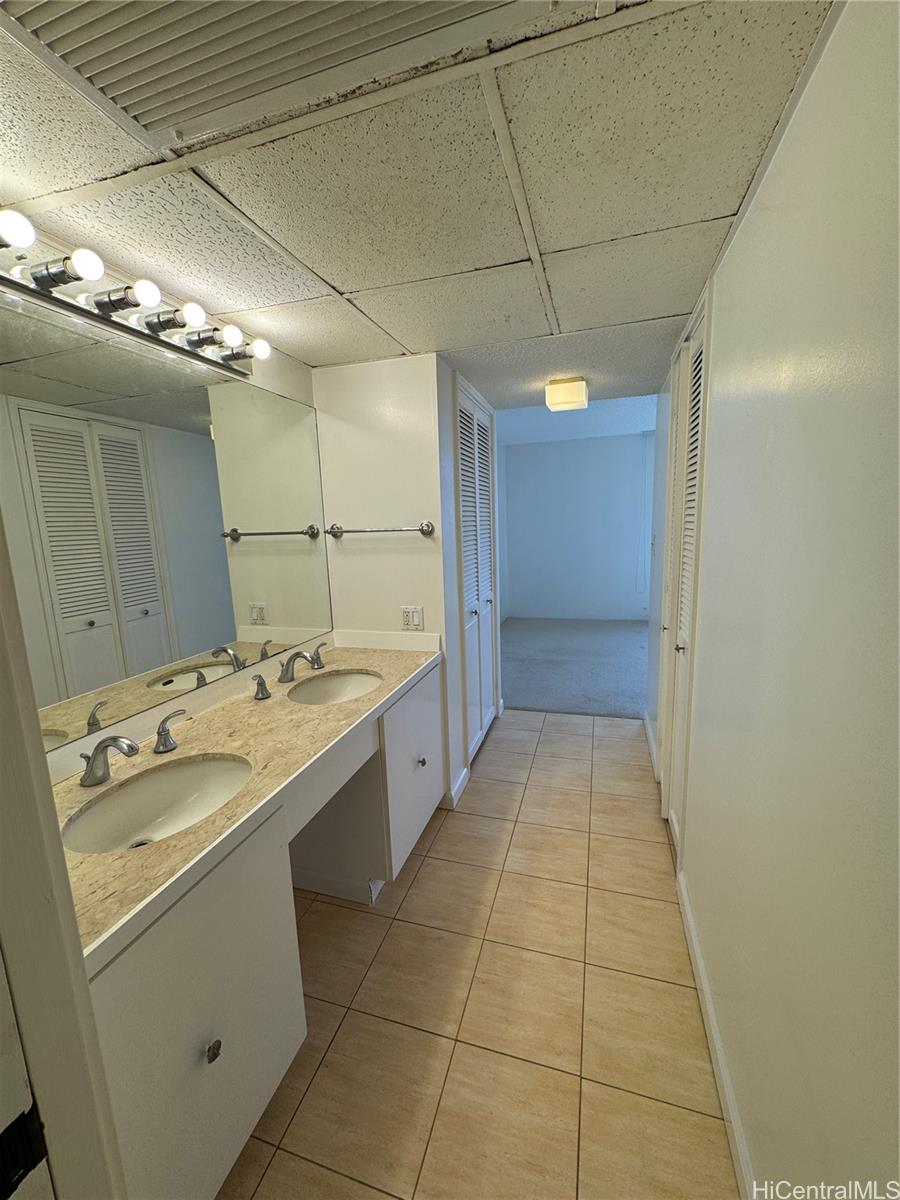 Yacht Harbor Towers condo # 1808, Honolulu, Hawaii - photo 16 of 19