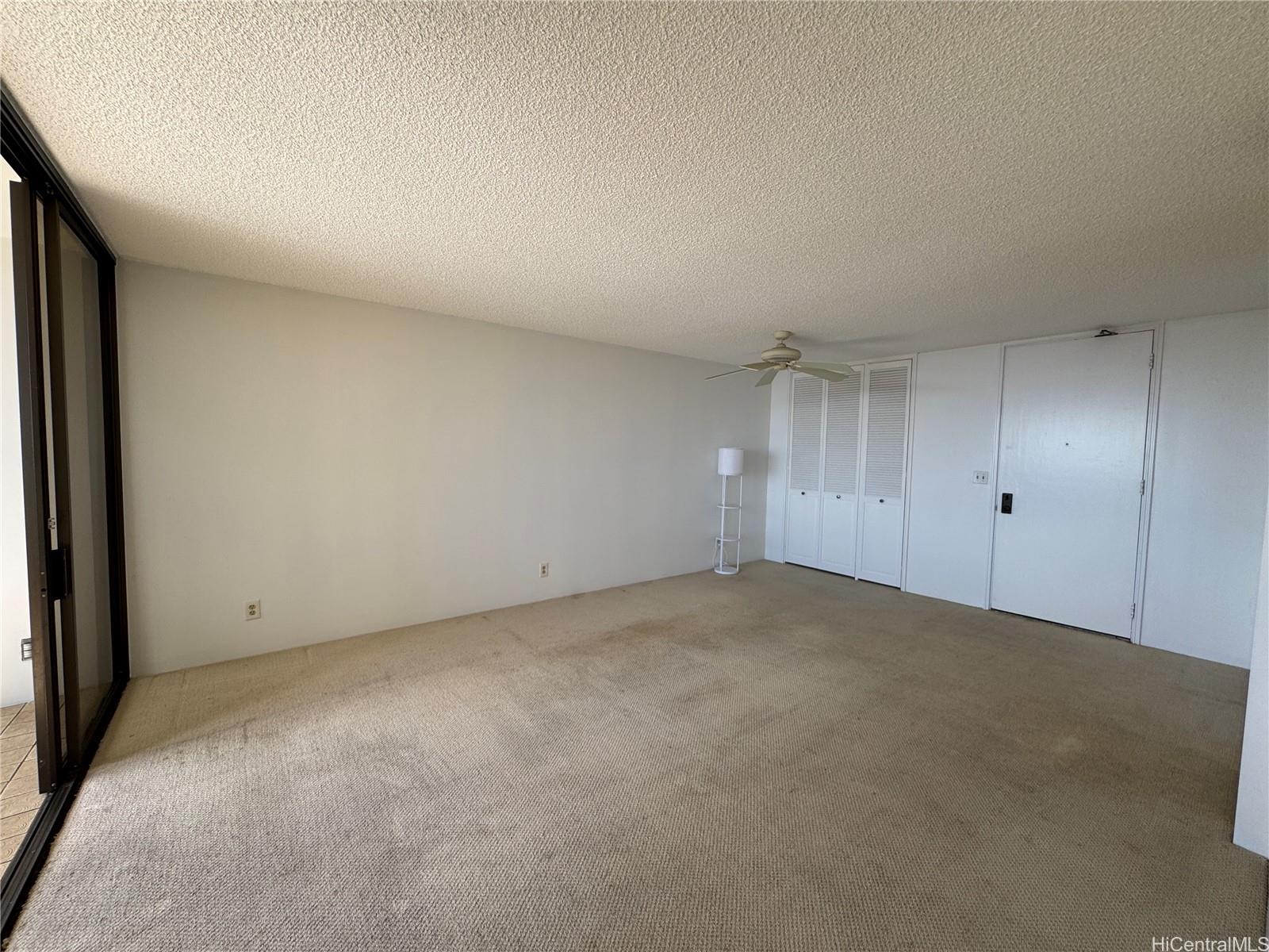 Yacht Harbor Towers condo # 1808, Honolulu, Hawaii - photo 4 of 19