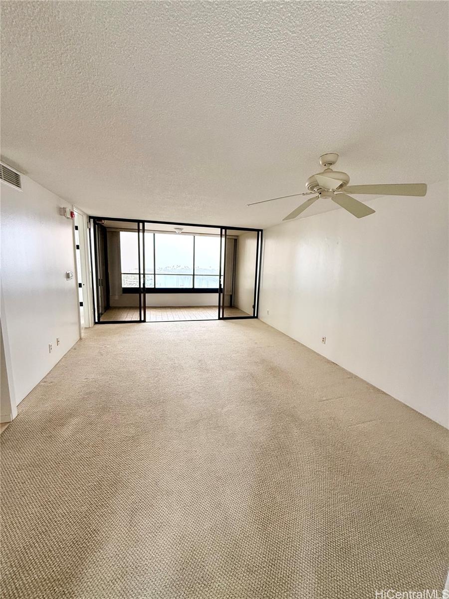 Yacht Harbor Towers condo # 1808, Honolulu, Hawaii - photo 4 of 20