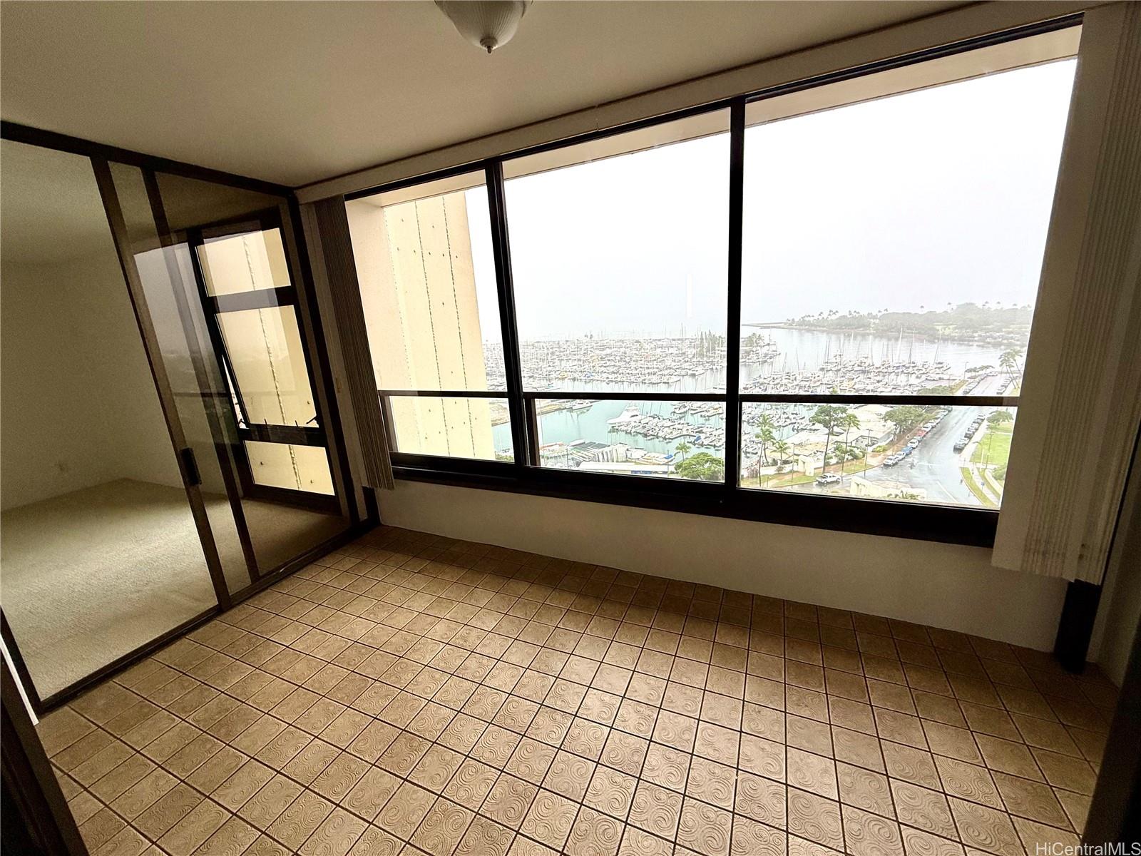 Yacht Harbor Towers condo # 1808, Honolulu, Hawaii - photo 7 of 20