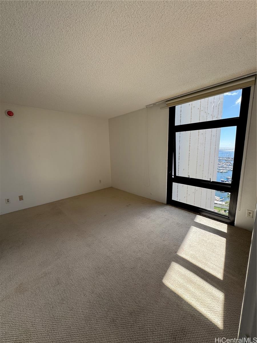 Yacht Harbor Towers condo # 1808, Honolulu, Hawaii - photo 8 of 19