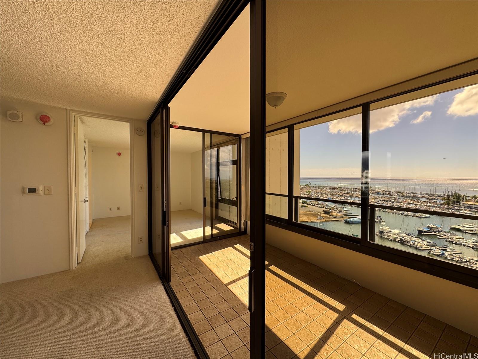 Yacht Harbor Towers condo # 1808, Honolulu, Hawaii - photo 8 of 20