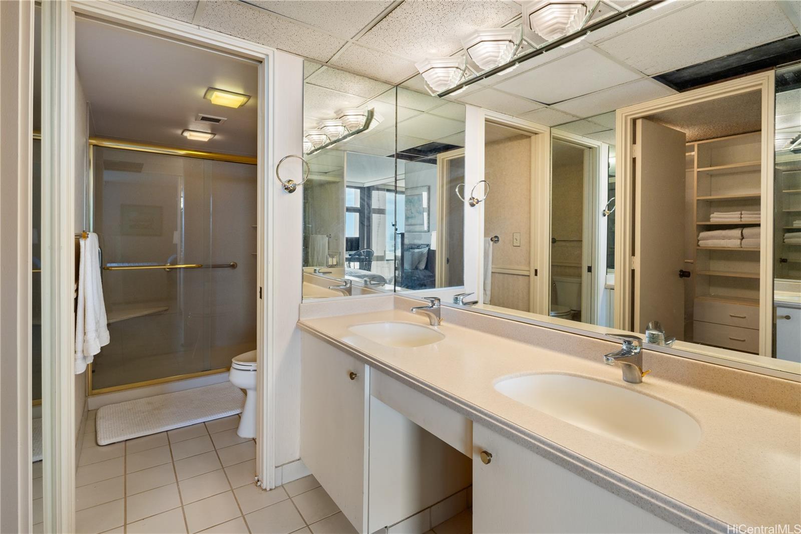 Yacht Harbor Towers condo # 1912, Honolulu, Hawaii - photo 13 of 25