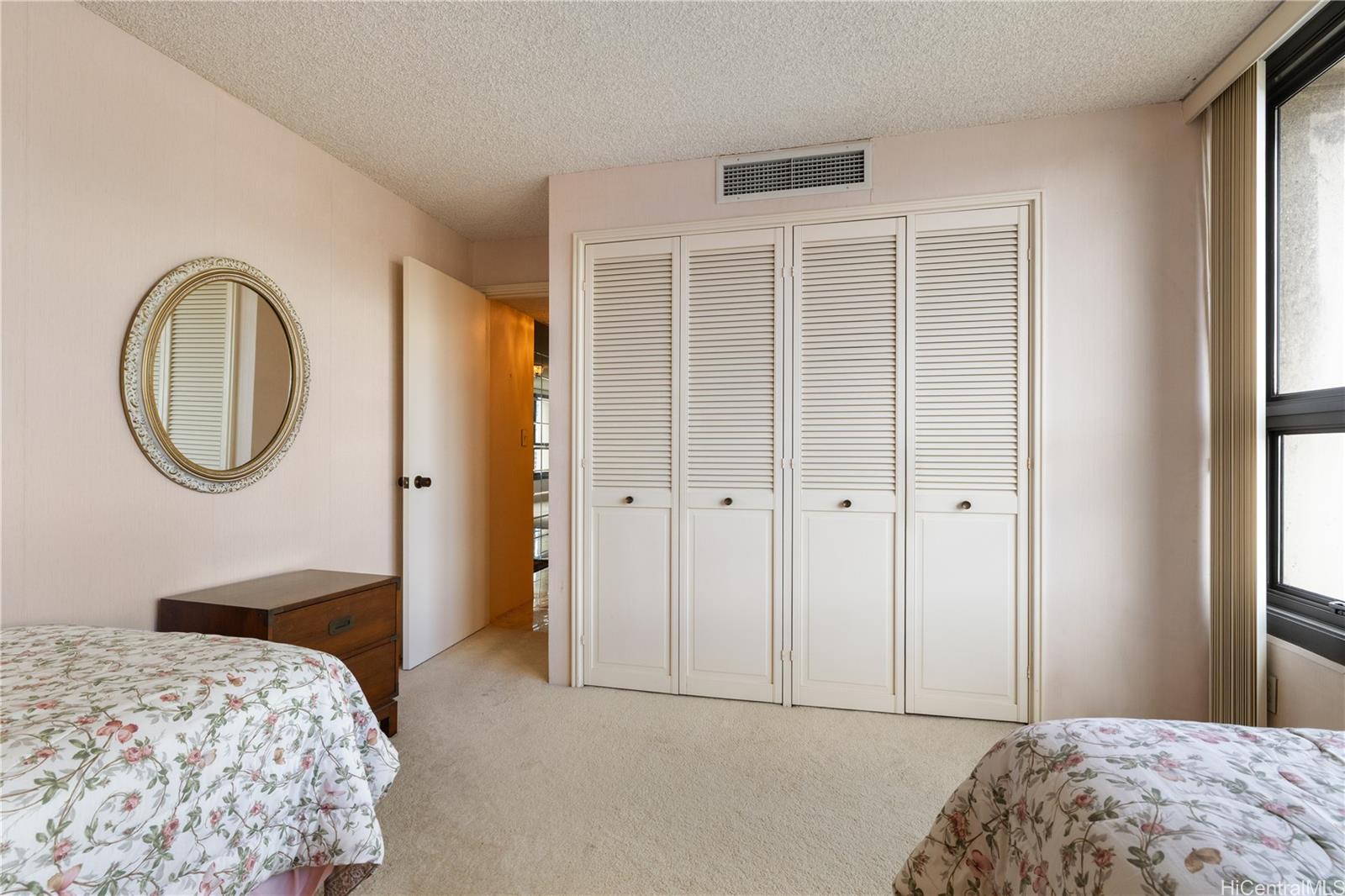 Yacht Harbor Towers condo # 1912, Honolulu, Hawaii - photo 17 of 25