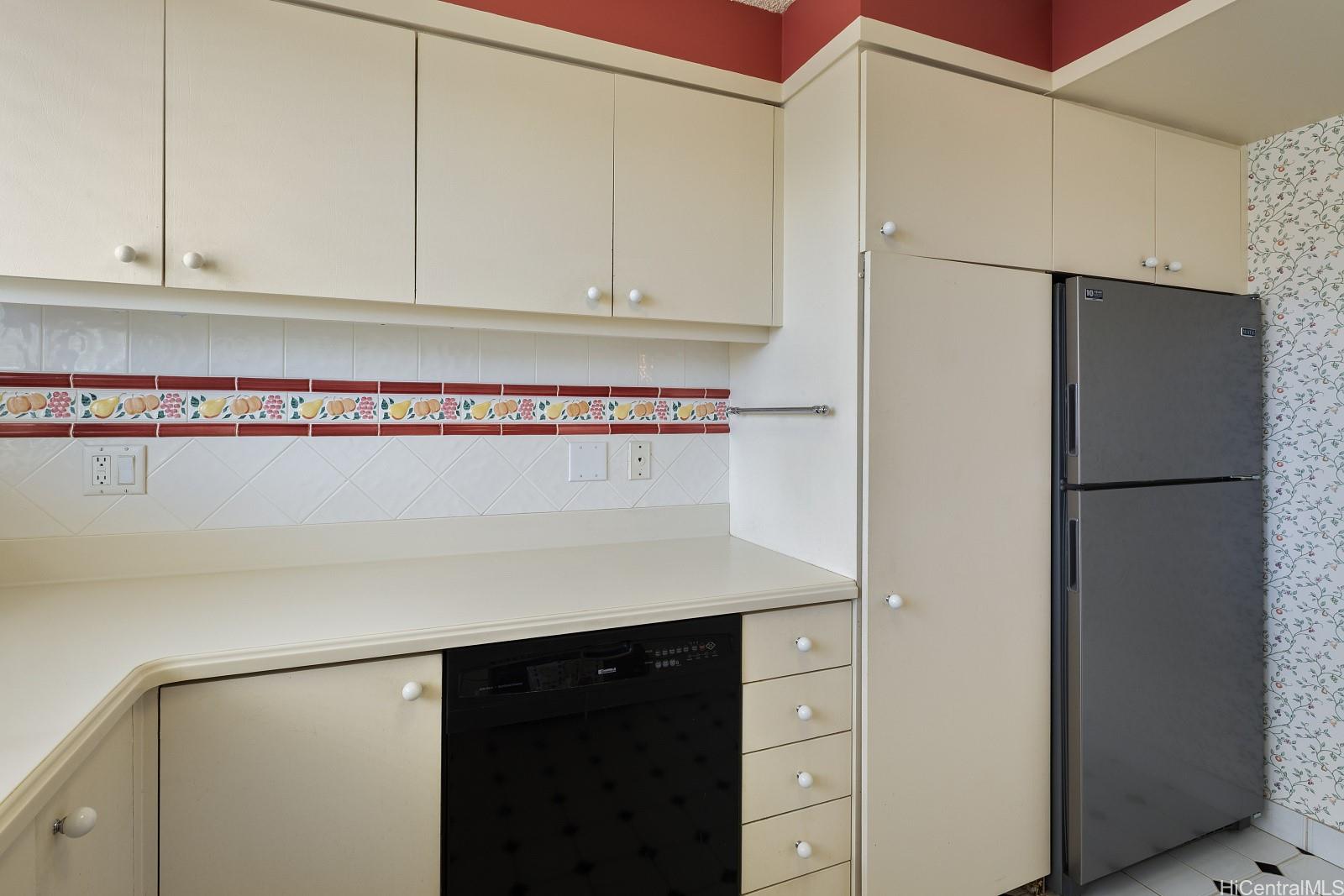 Yacht Harbor Towers condo # 1912, Honolulu, Hawaii - photo 9 of 25