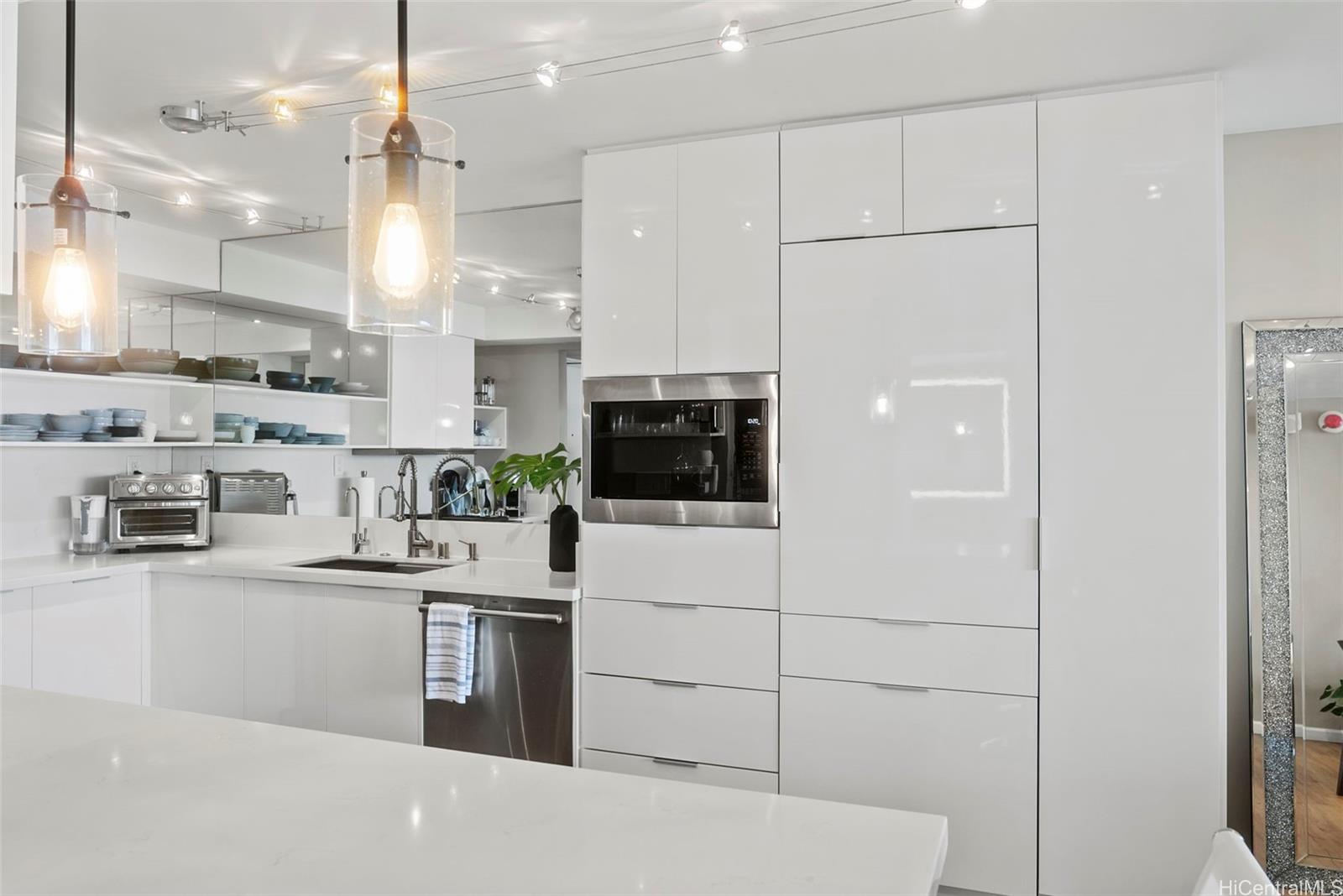 Yacht Harbor Towers condo # 2106, Honolulu, Hawaii - photo 12 of 25