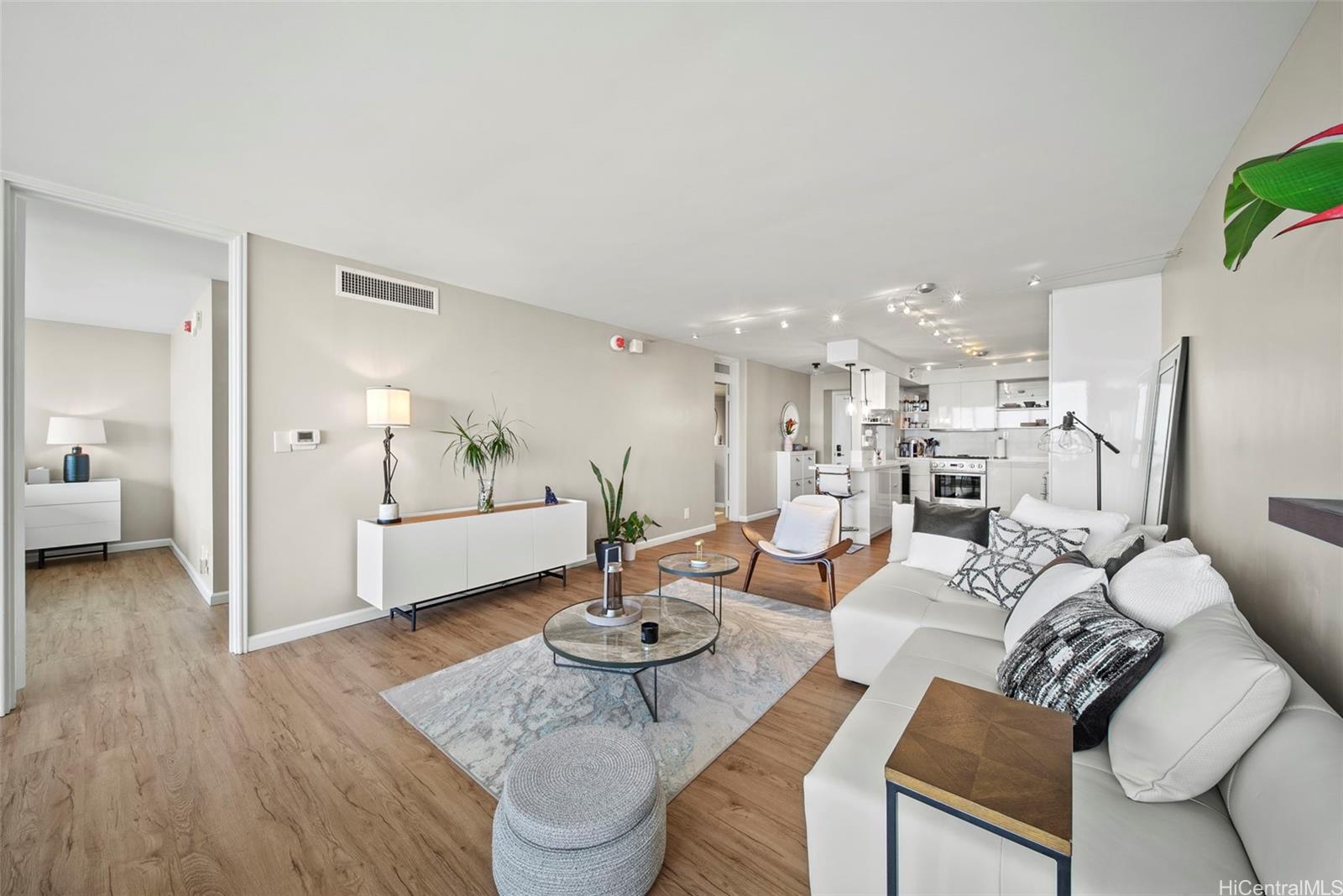 Yacht Harbor Towers condo # 2106, Honolulu, Hawaii - photo 9 of 25