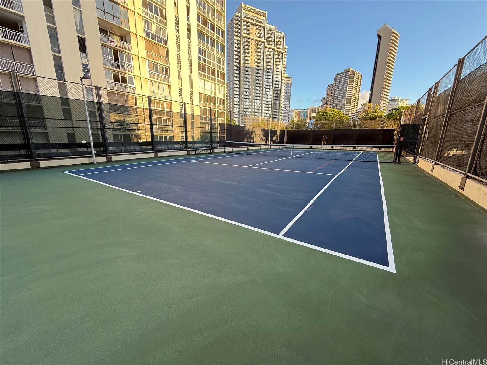 Yacht Harbor Towers condo # 2706, Honolulu, Hawaii - photo 10 of 11