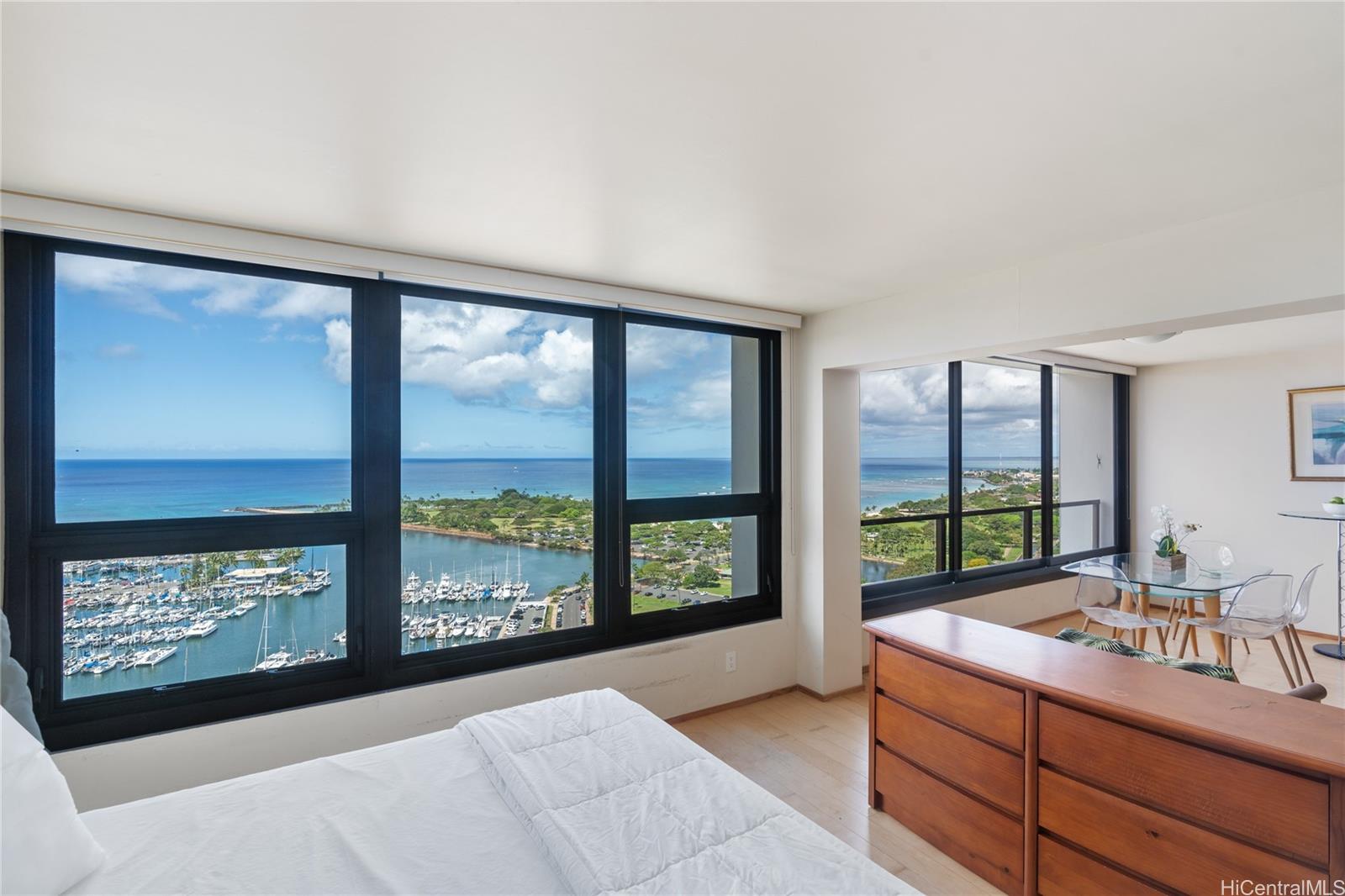 Yacht Harbor Towers condo # 2804, Honolulu, Hawaii - photo 2 of 20