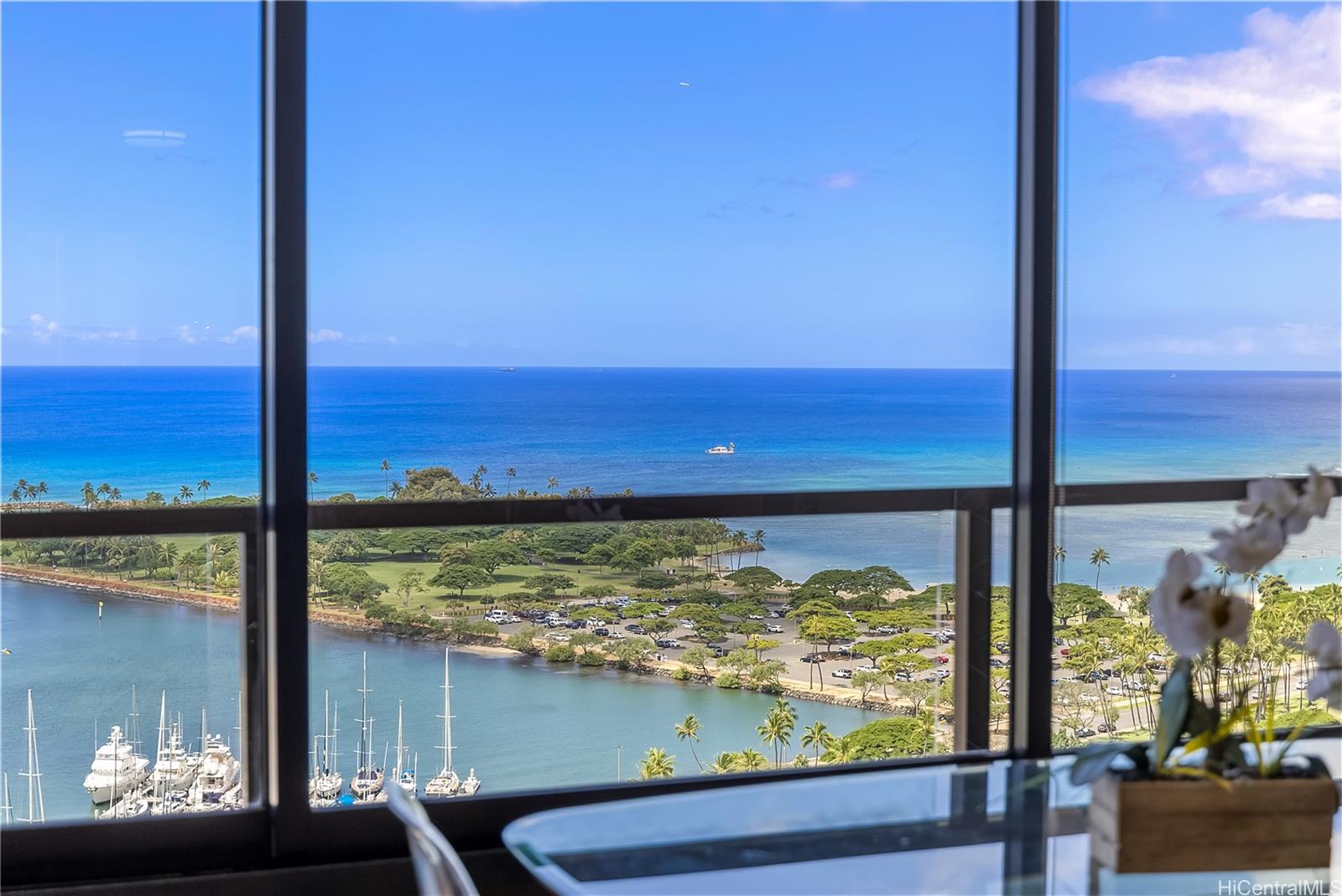 Yacht Harbor Towers condo # 2804, Honolulu, Hawaii - photo 12 of 20