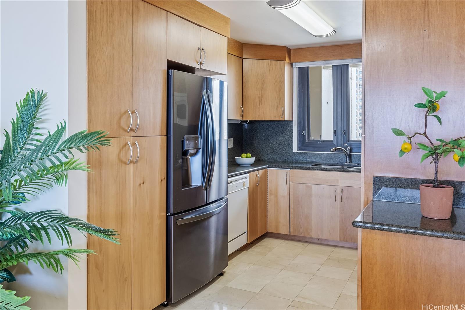 Yacht Harbor Towers condo # 2804, Honolulu, Hawaii - photo 9 of 20