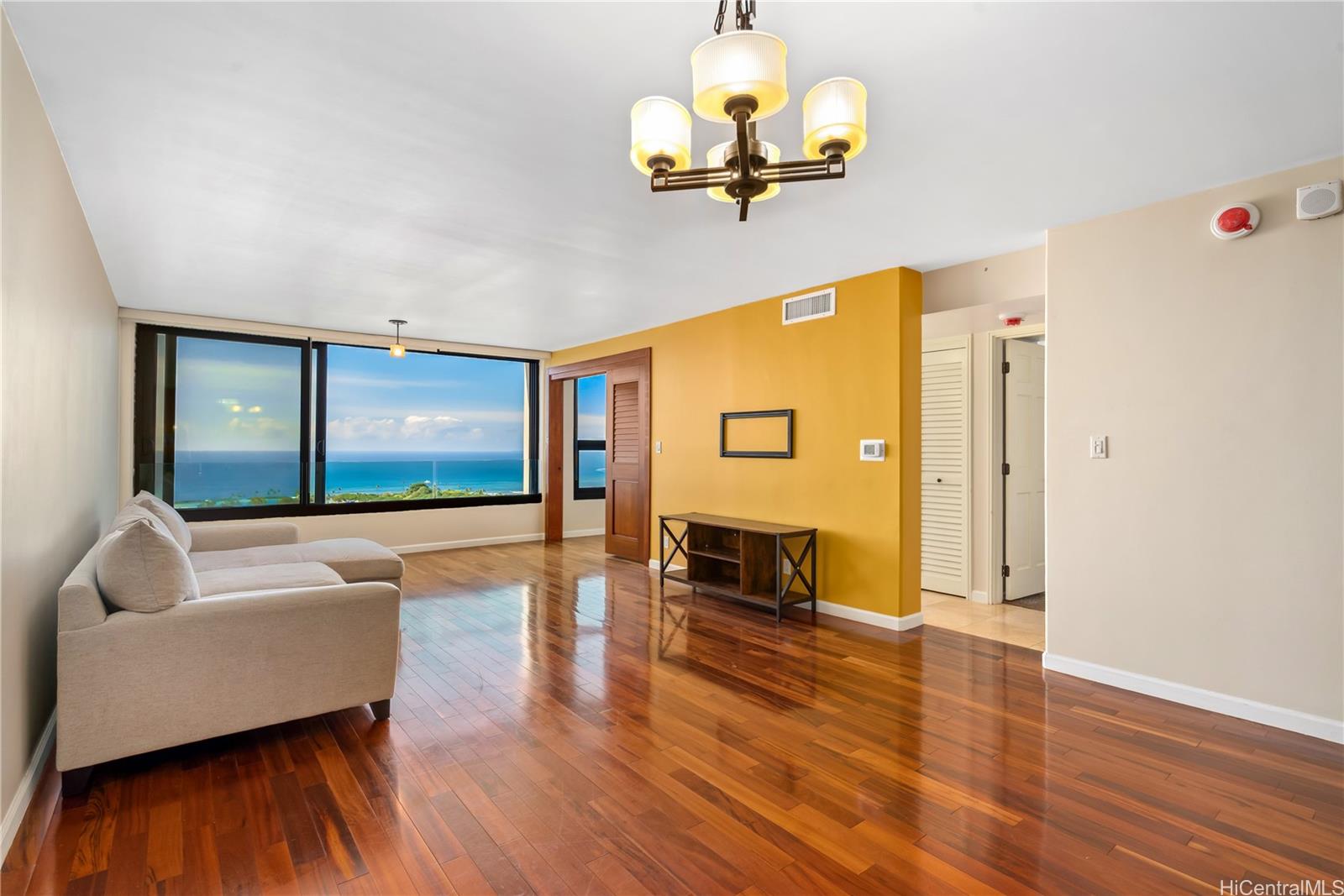 Yacht Harbor Towers condo # 2806, Honolulu, Hawaii - photo 4 of 11