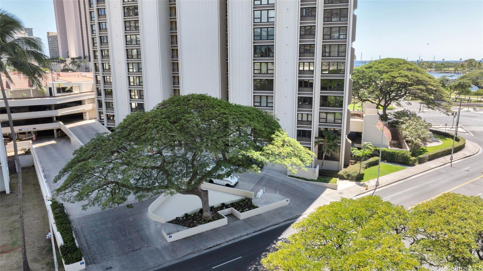 Yacht Harbor Towers condo # 2902, Honolulu, Hawaii - photo 18 of 24