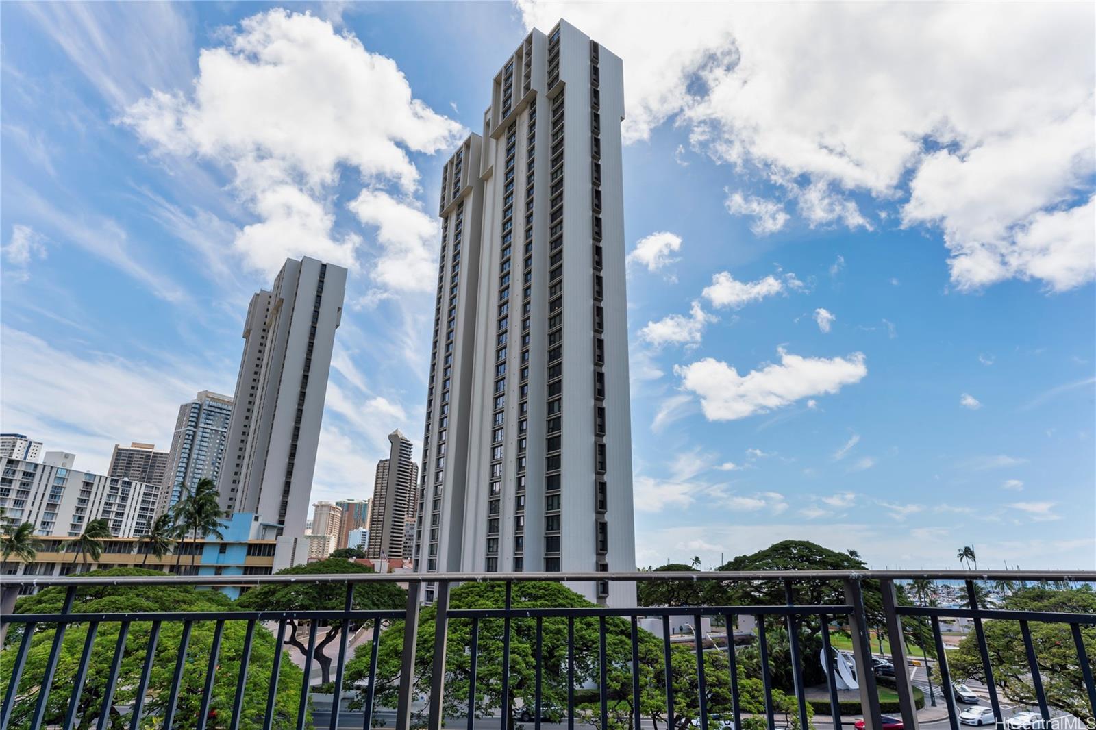 Yacht Harbor Towers condo # 2906, Honolulu, Hawaii - photo 24 of 25