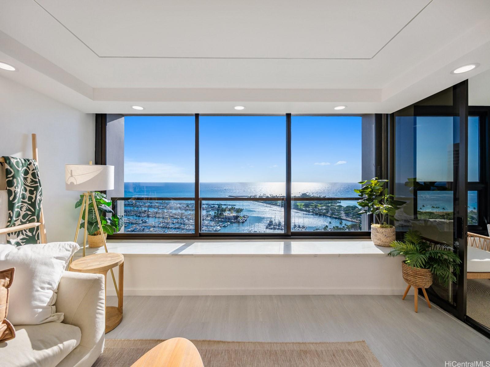 Yacht Harbor Towers condo # 2906, Honolulu, Hawaii - photo 2 of 23