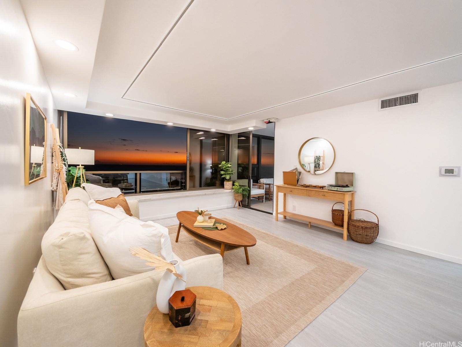 Yacht Harbor Towers condo # 2906, Honolulu, Hawaii - photo 4 of 23