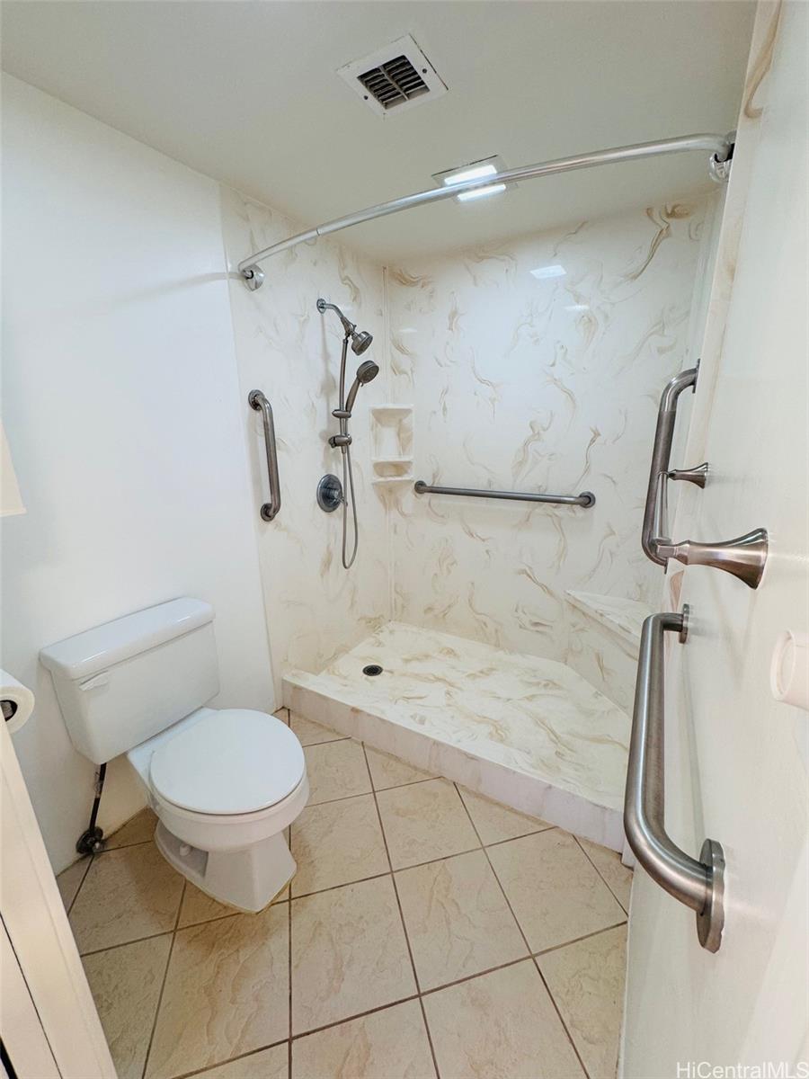 Yacht Harbor Towers condo # 3202, Honolulu, Hawaii - photo 17 of 20