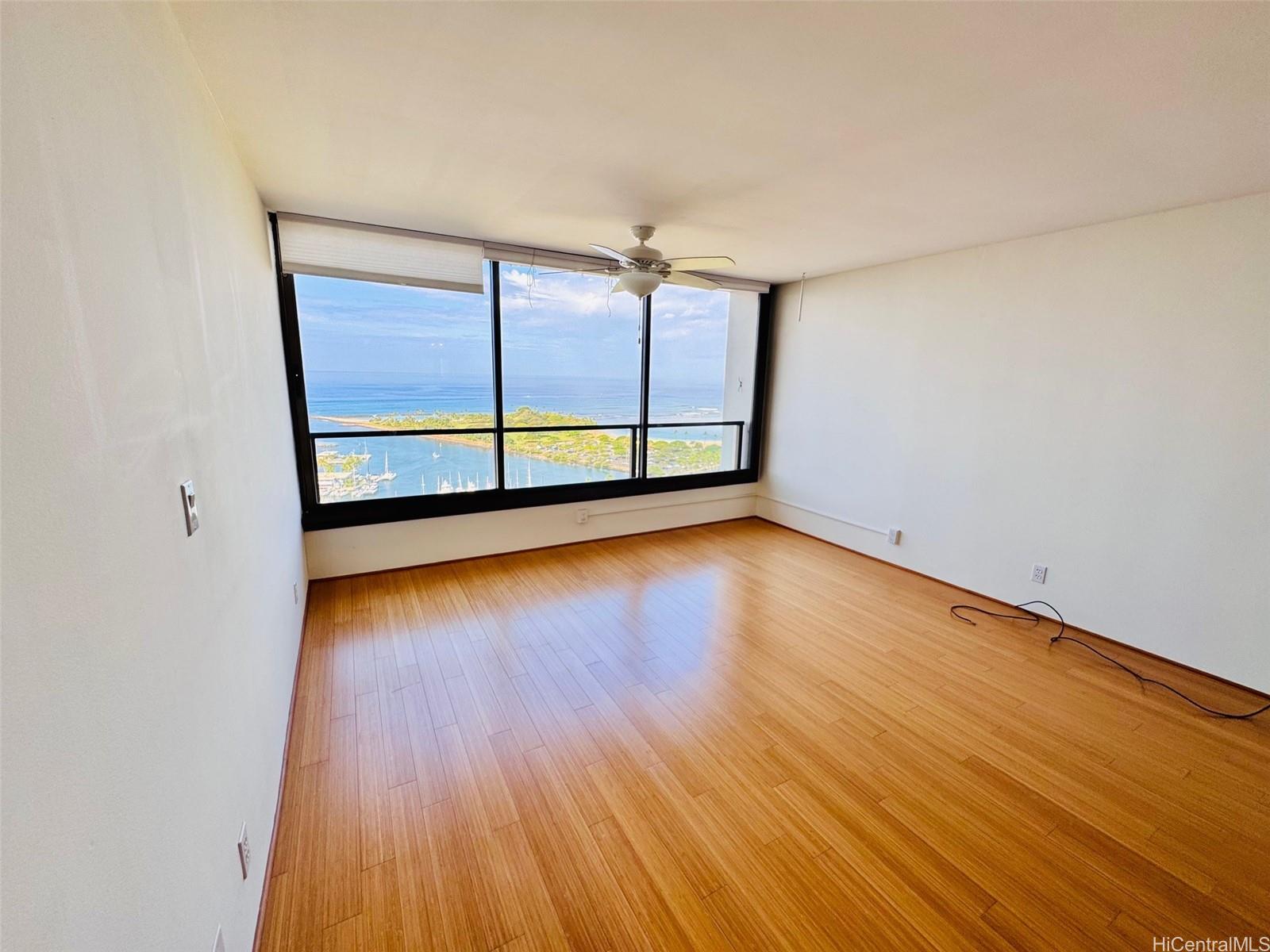 Yacht Harbor Towers condo # 3202, Honolulu, Hawaii - photo 7 of 20