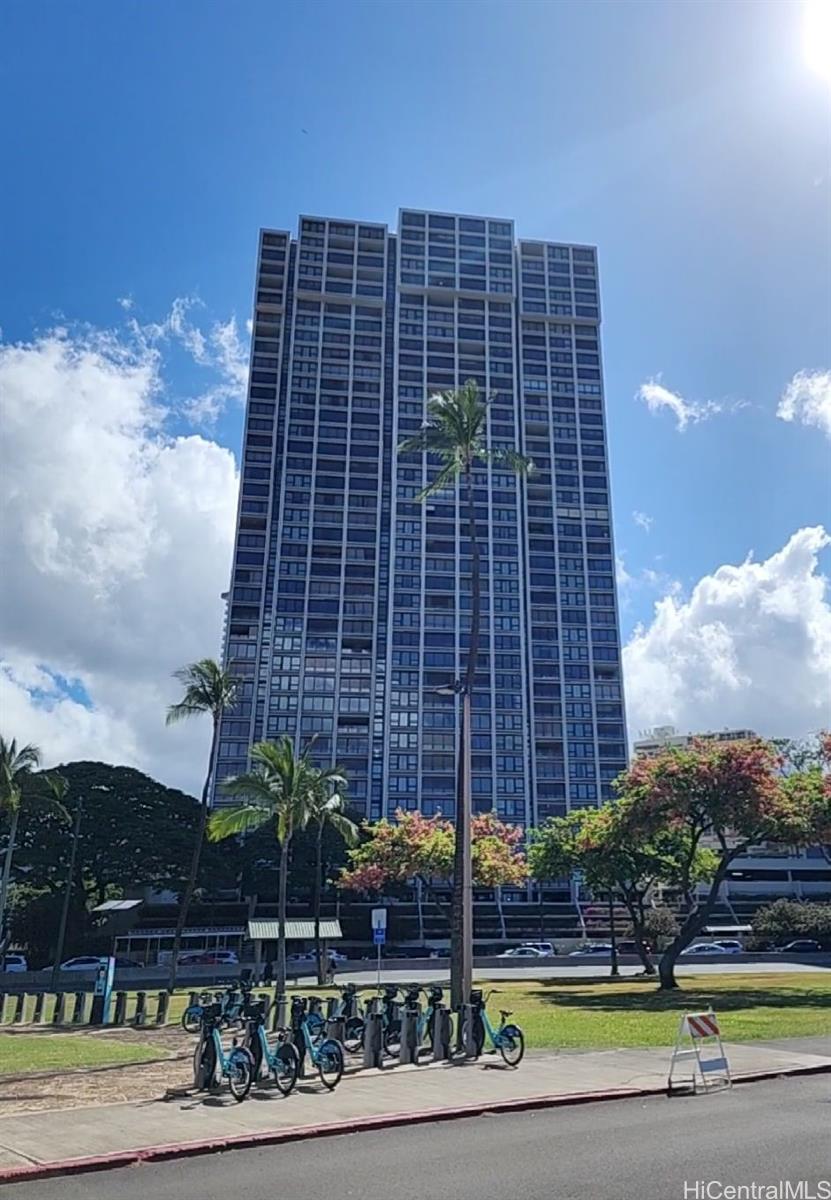 Yacht Harbor Towers condo # 3700, Honolulu, Hawaii - photo 7 of 23