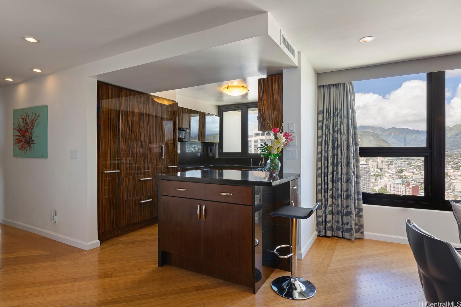 Yacht Harbor Towers condo # 3700, Honolulu, Hawaii - photo 14 of 25