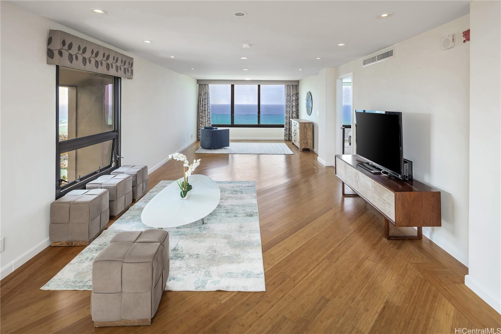 Yacht Harbor Towers condo # 3700, Honolulu, Hawaii - photo 2 of 20