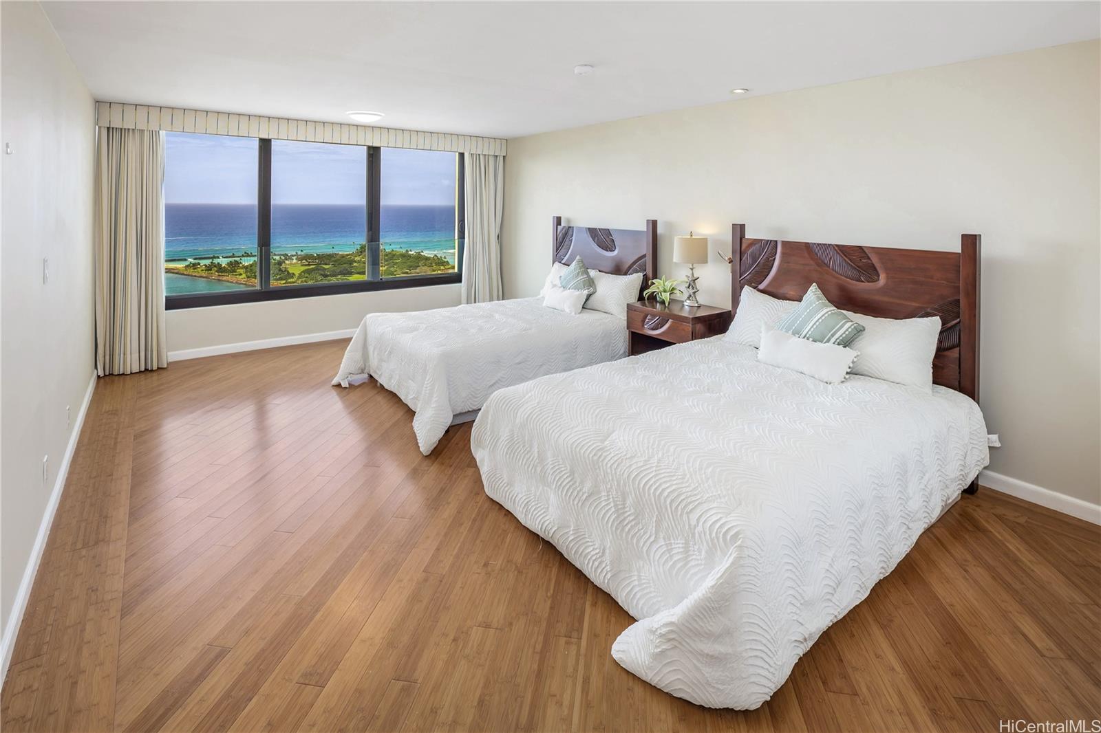 Yacht Harbor Towers condo # 3700, Honolulu, Hawaii - photo 14 of 20