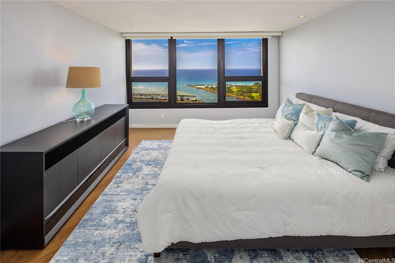 Yacht Harbor Towers condo # 3700, Honolulu, Hawaii - photo 10 of 20