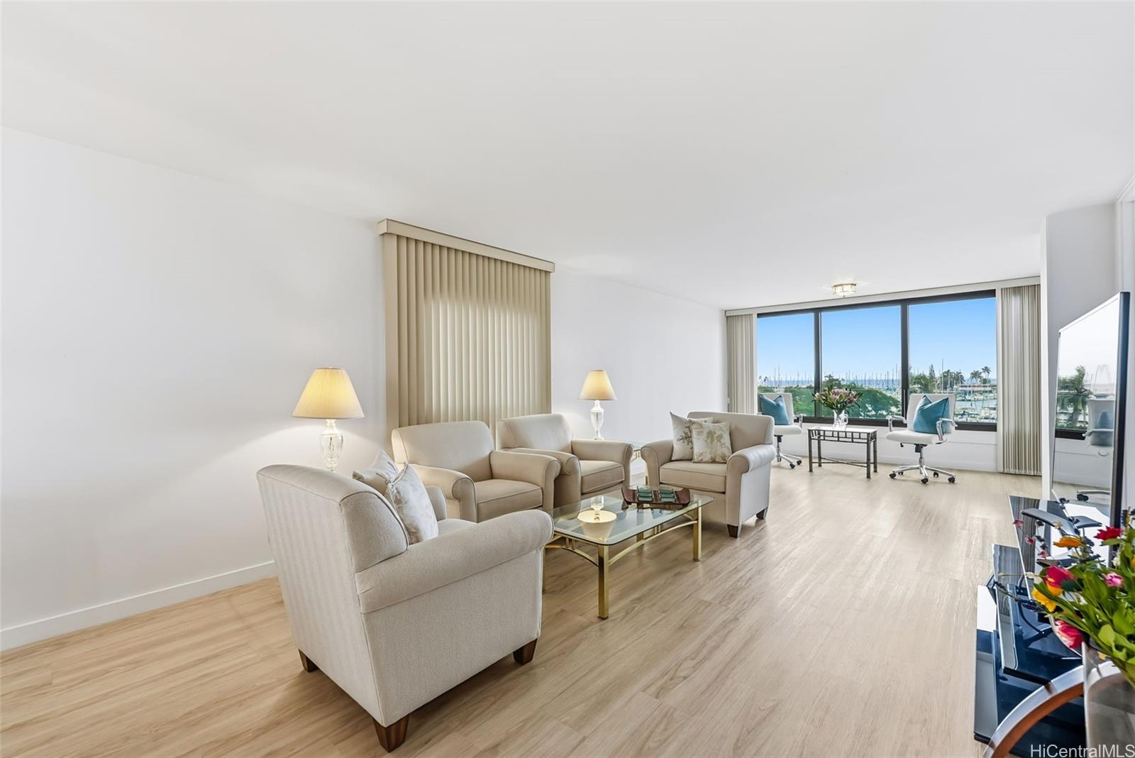 Yacht Harbor Towers condo # 500, Honolulu, Hawaii - photo 2 of 23