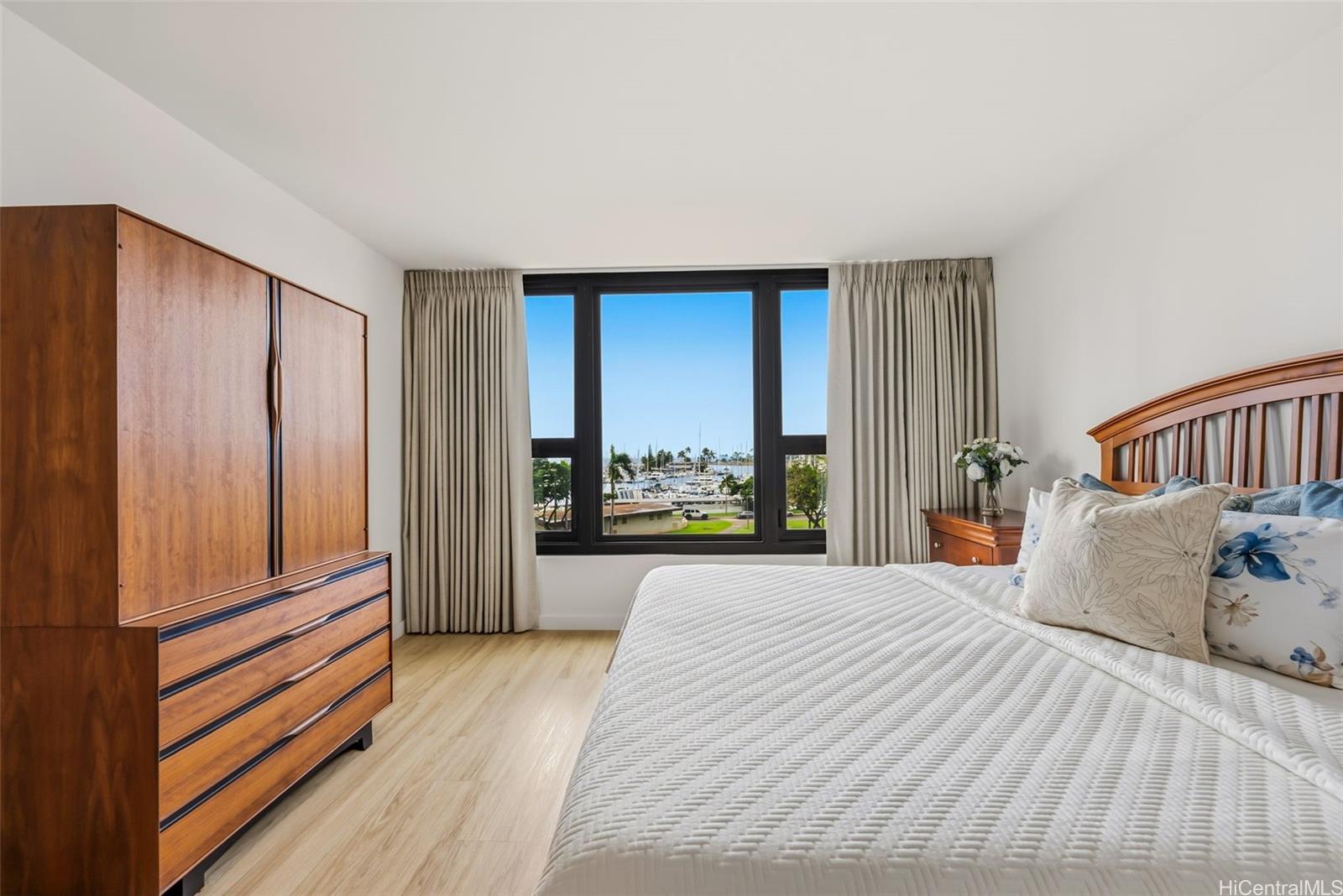 Yacht Harbor Towers condo # 500, Honolulu, Hawaii - photo 11 of 23