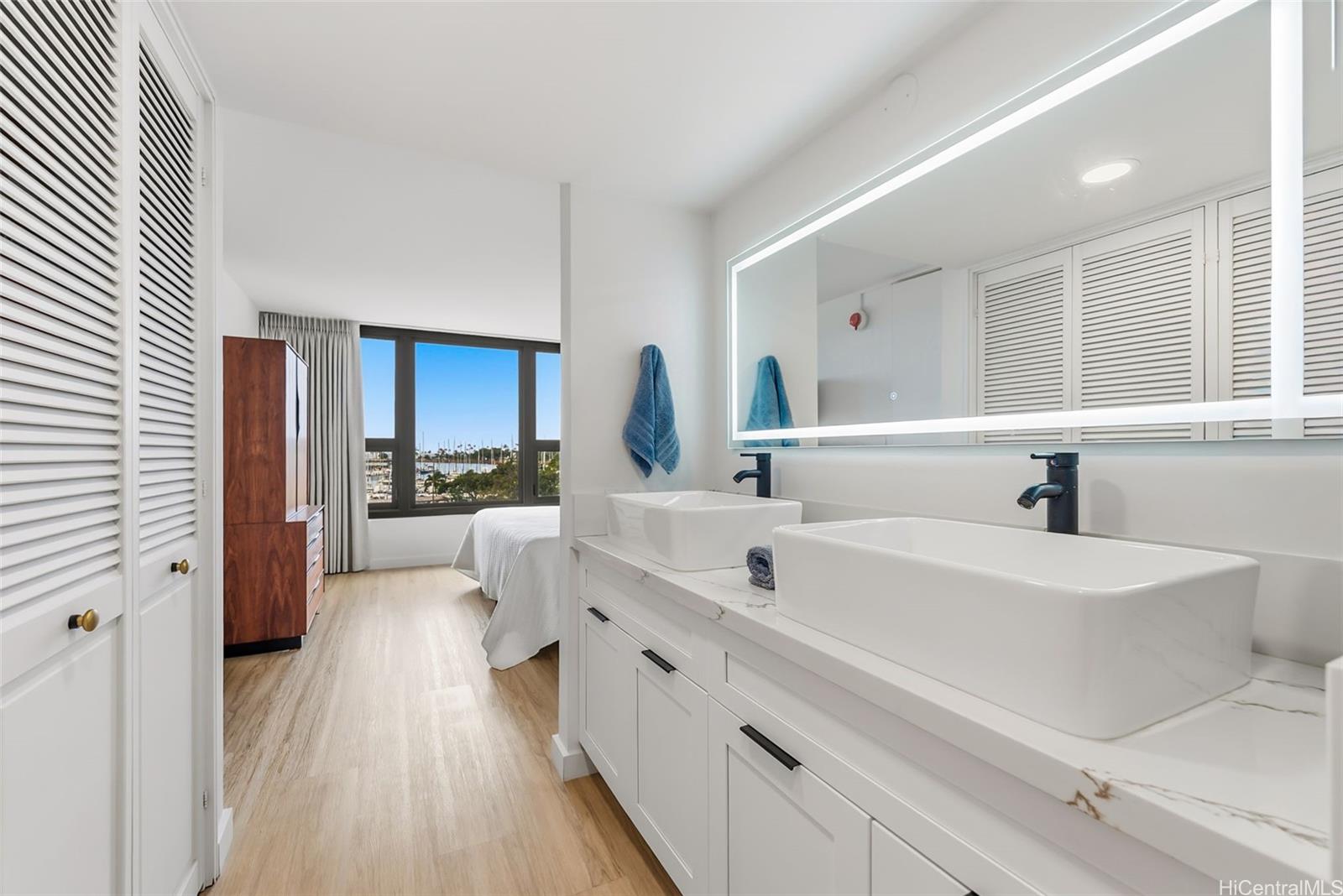 Yacht Harbor Towers condo # 500, Honolulu, Hawaii - photo 15 of 23