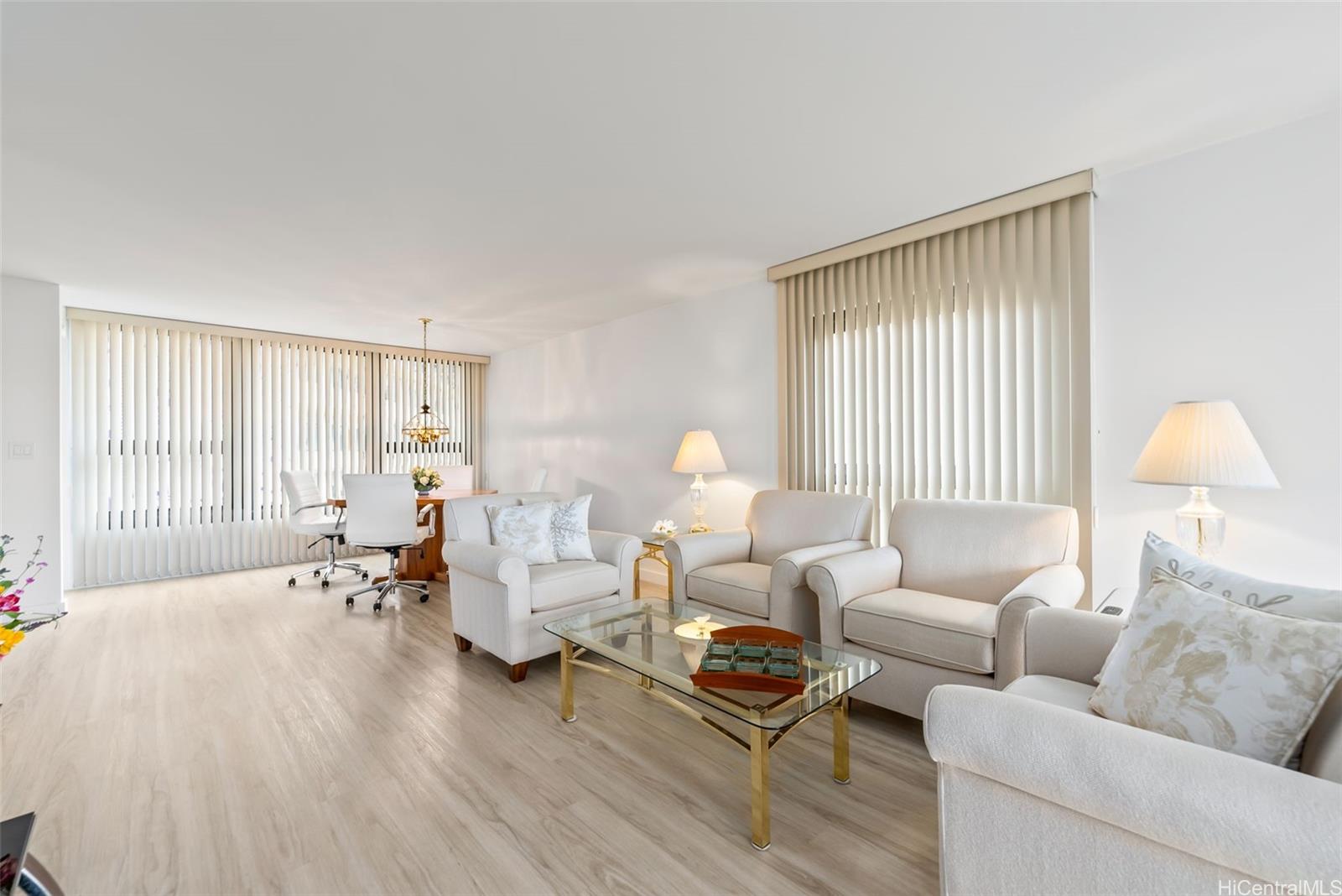 Yacht Harbor Towers condo # 500, Honolulu, Hawaii - photo 4 of 23